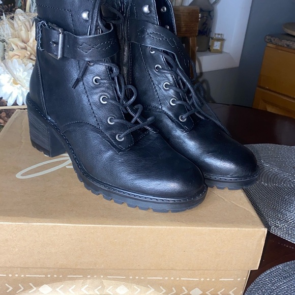 Zodiac Black Leather Ankle Boots with Side zipper - Picture 1 of 11
